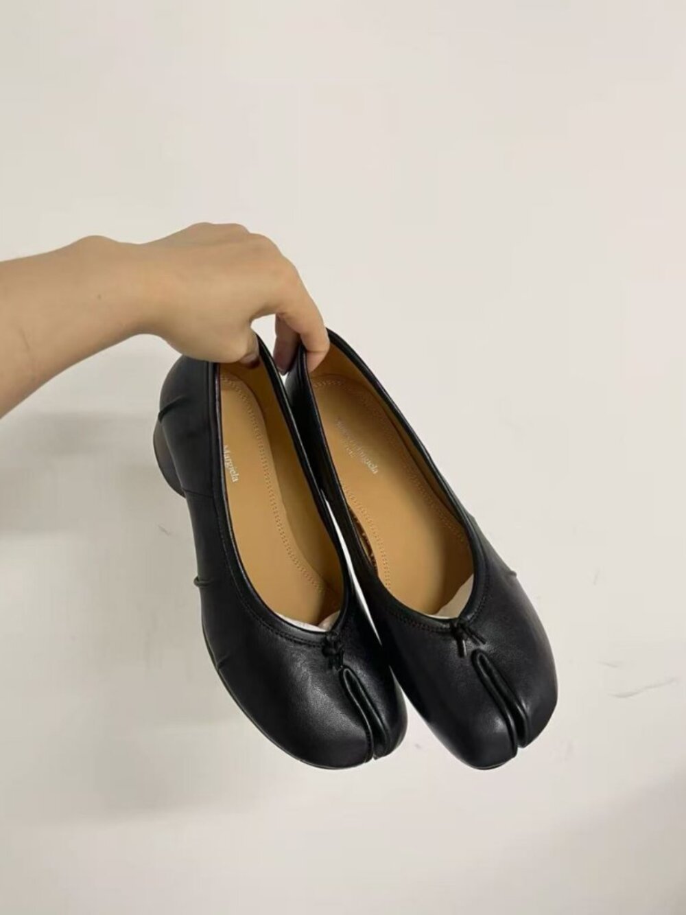 Maison Margiela Black Tabi Split‑Toe Low‑Heel Ballet Pumps